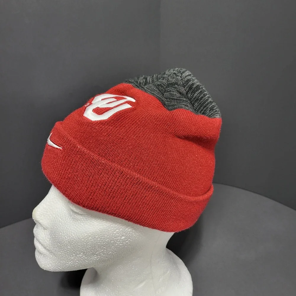 Nike Oklahoma Sooners OU Beanie Hat Red Gray Knit Youth Kids‎